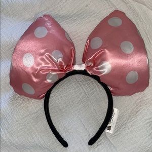 Daisy Duck Bow